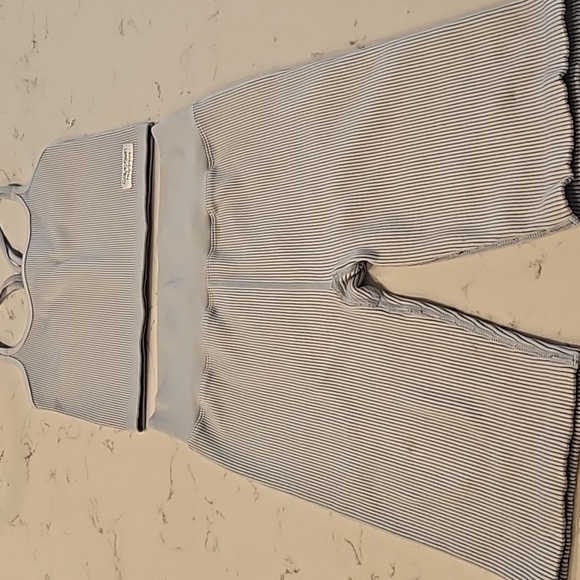 Calvin Klein Performance Set - Picture 5 of 12